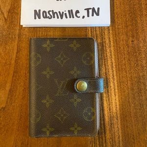Louis Vuitton agenda